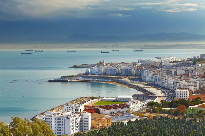 Hauptstadt Algier am Mittelmeer
