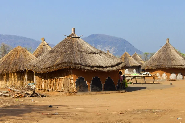 Dorf - Hütten aus Lehm und Stroh im Südsudan