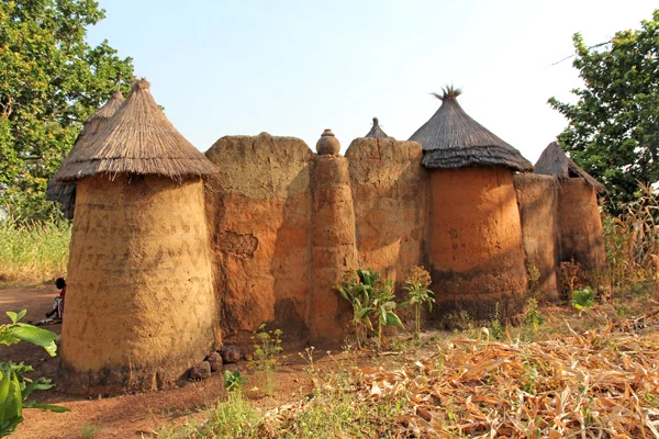 Gebäude aus Lehm - Dorf im Benin