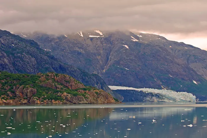 Gebirdslandschaft mit Gletscher - Alaska USA