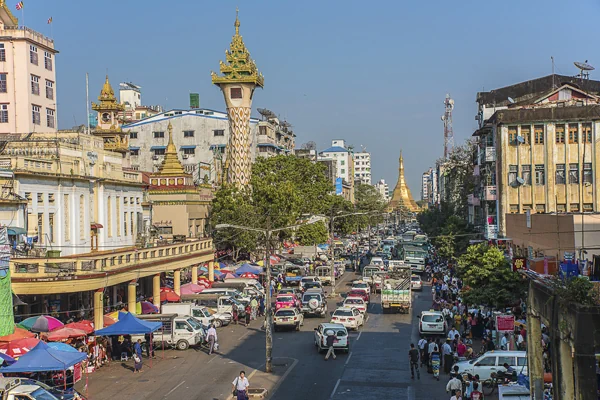 Blick auf die Innenstadt von Yangon in Myanmar