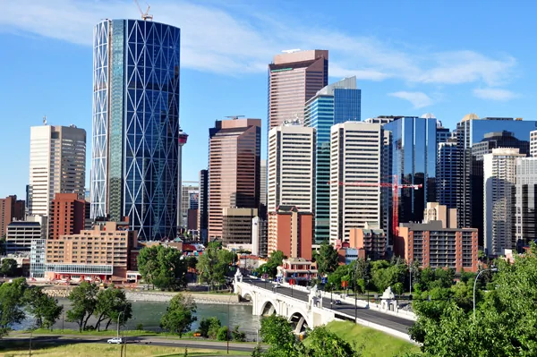 Skyline von Downtown Calgary und Bow River