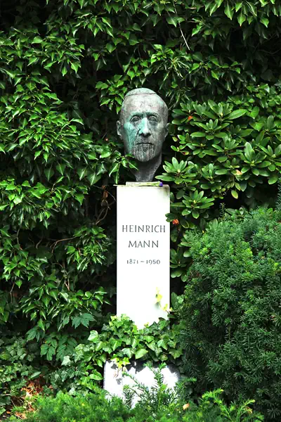 Büste von Heinrich Mann in Berlin