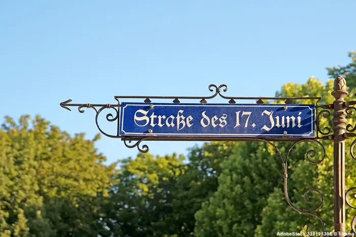 Straßenschild - Straße des 17. Juni