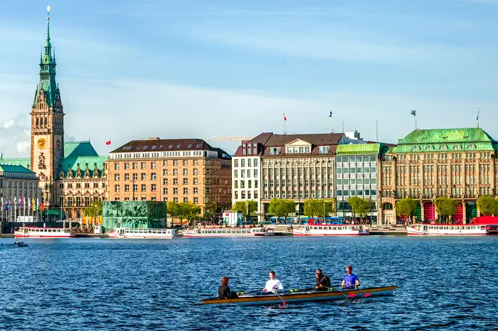 Binnenalster mit Jungfernstieg in Hamburg