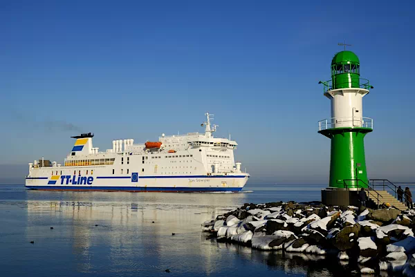 Großes Fährschiff auf der Ostsee