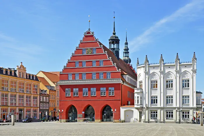 Westseite des Greifswalder Marktplatzes