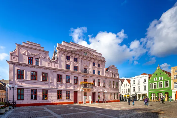 Historisches Rathaus am Marktplatz von Güstrow