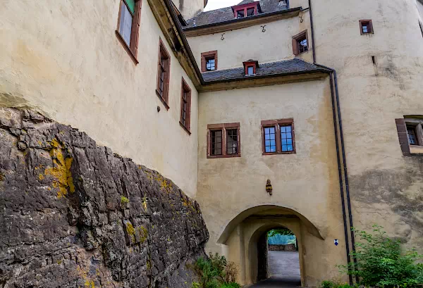 Burganlage Neuerburg in der Eifel