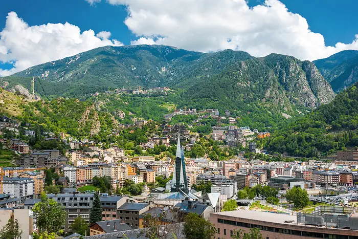 Andorra la Vella  - malerische Stadt in den Pyrenäen