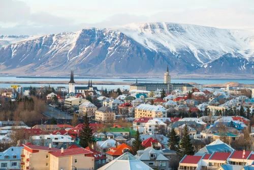 Panoramablick auf isländische Hauptstadt Reykjavík