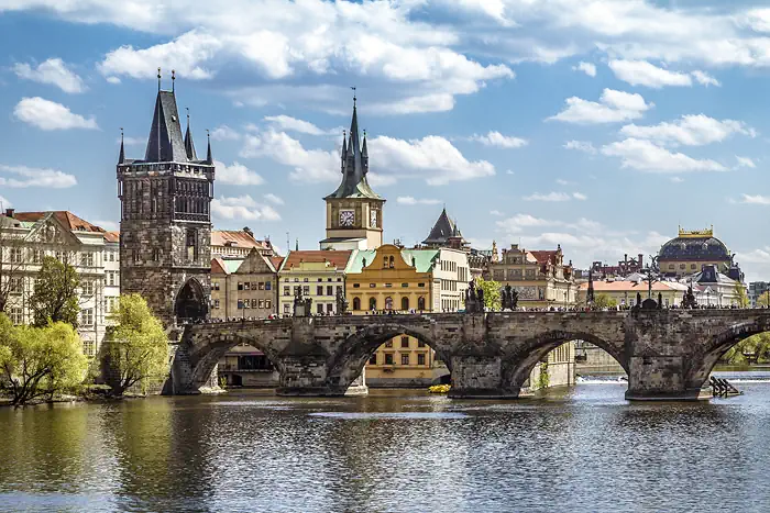 Karlsbrücke über die Moldau in Prag - Tschechien