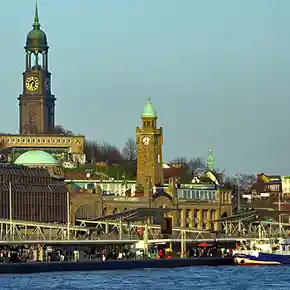 Landungsbrücken in Hamburg