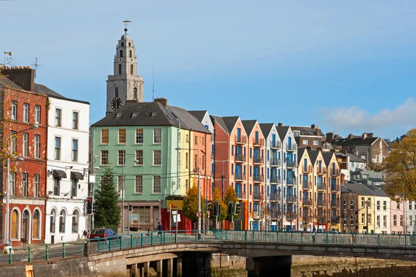 Farbige Häuser - Promenade River Lee, Cork City