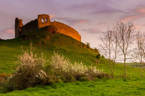 Normannische Burgruine im County Louth