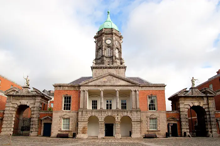 Dublin Castle - Innenhof und Bedford Tower