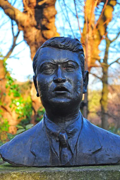 Michael Collins Büste im Archbishop Ryan Park 