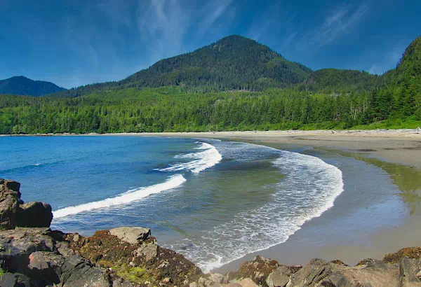 Bonanza Beach am Rennell Sound - British Columbia