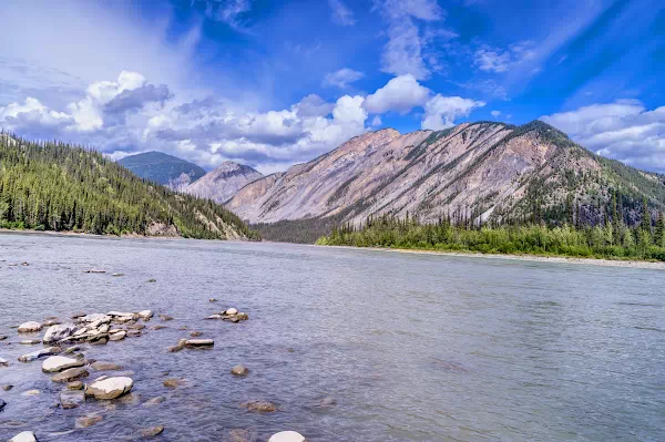 Virginia Falls im Nahanni National Park