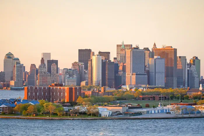 Governors Island vor Manhattan