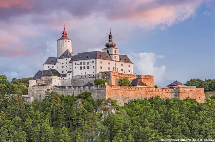 Burg Forchtenstein im Rosaliengebirge