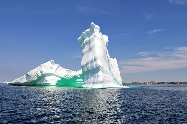 Eiskoloss in der Iceberg Alley vor Neufundland