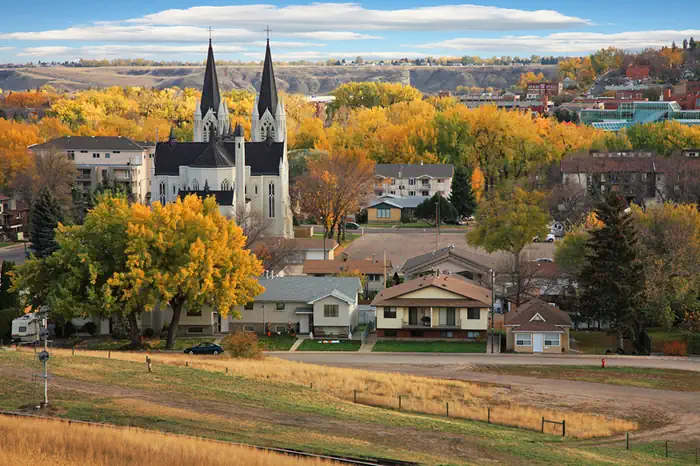 Kirche im Außenbezirk von Medicine Hat in Alberta