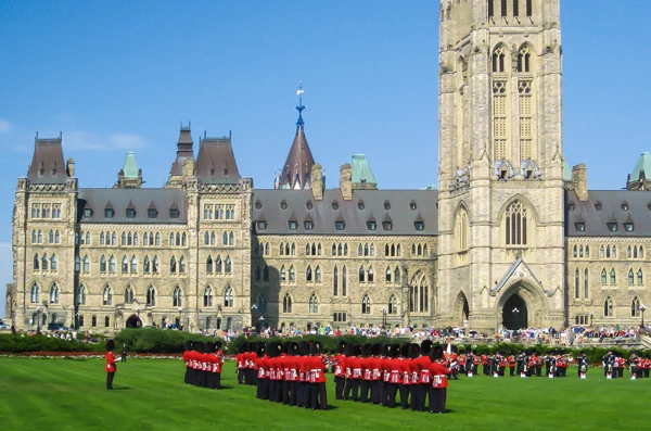 Wachablösung der Armee am Parliament Hill Ottawa