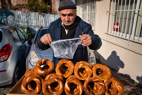 Simit oder Gewrek - Händler in Istanbul